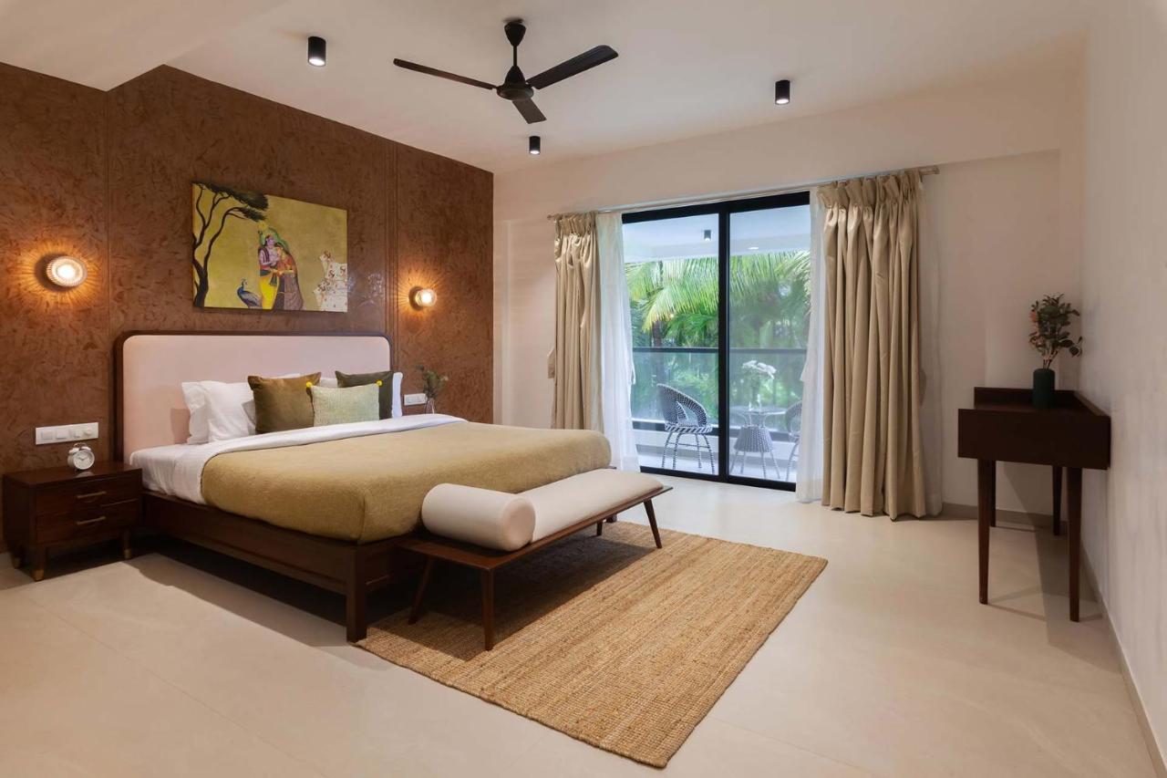 Villa Sereno By Stayvista - An Elegant And Entertaining Retreat Featuring A Swimming Pool, Outdoor Jacuzzi, Modern Interiors, And A Snooker Table Алибаг Екстериор снимка