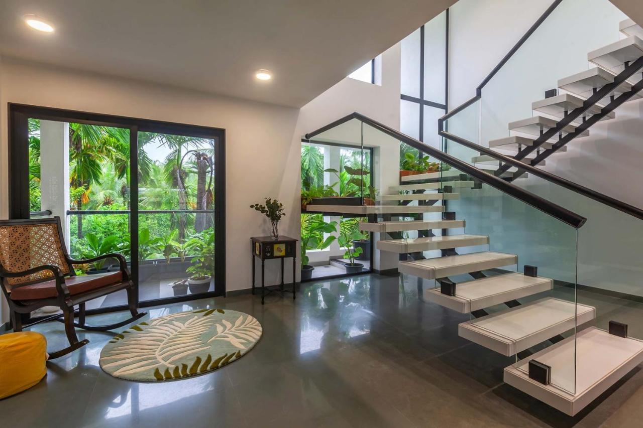 Villa Sereno By Stayvista - An Elegant And Entertaining Retreat Featuring A Swimming Pool, Outdoor Jacuzzi, Modern Interiors, And A Snooker Table Алибаг Екстериор снимка