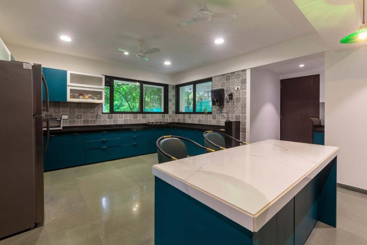Villa Sereno By Stayvista - An Elegant And Entertaining Retreat Featuring A Swimming Pool, Outdoor Jacuzzi, Modern Interiors, And A Snooker Table Алибаг Екстериор снимка
