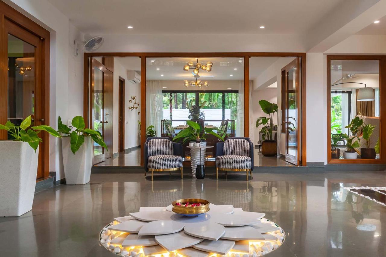 Villa Sereno By Stayvista - An Elegant And Entertaining Retreat Featuring A Swimming Pool, Outdoor Jacuzzi, Modern Interiors, And A Snooker Table Алибаг Екстериор снимка