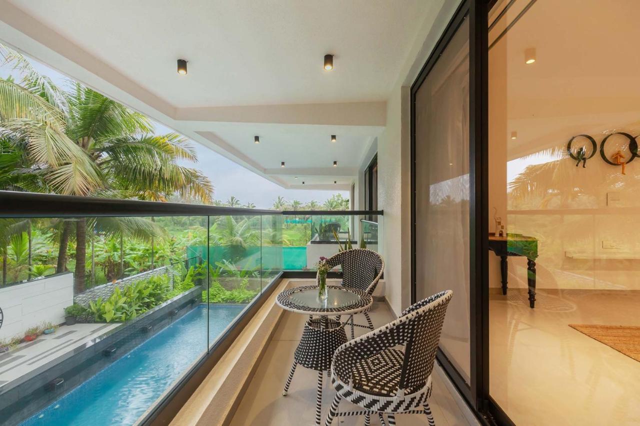 Villa Sereno By Stayvista - An Elegant And Entertaining Retreat Featuring A Swimming Pool, Outdoor Jacuzzi, Modern Interiors, And A Snooker Table Алибаг Екстериор снимка